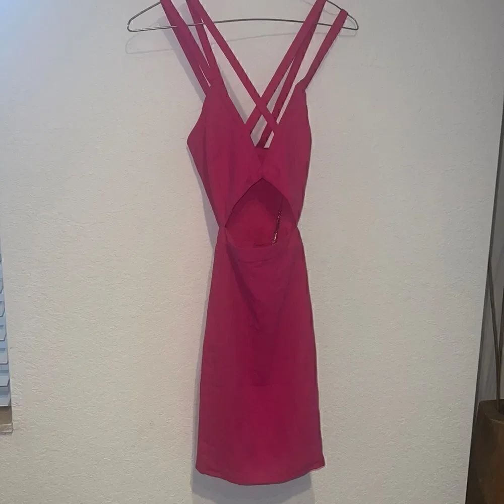 NEW Pink NWT Dress - Cut out Center - Zipper in Back - Crossed Back Size Small